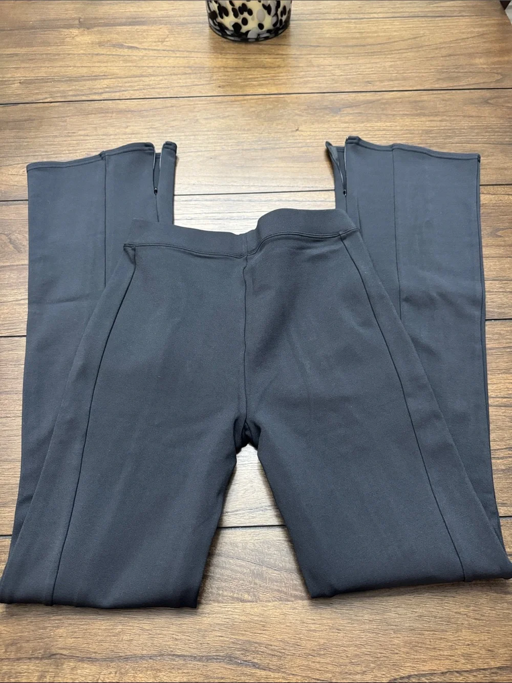 Alo Woman Black Alo Pants - Classic Stretch